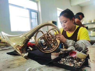 “中国农民制造”:全球管乐器吹出的“新音符”